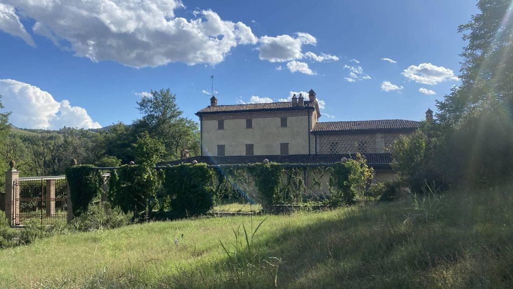 Lussuoso casale in vendita Strada Comunale di Arcello, Pianello Val Tidone, Piacenza, Emilia-Romagna