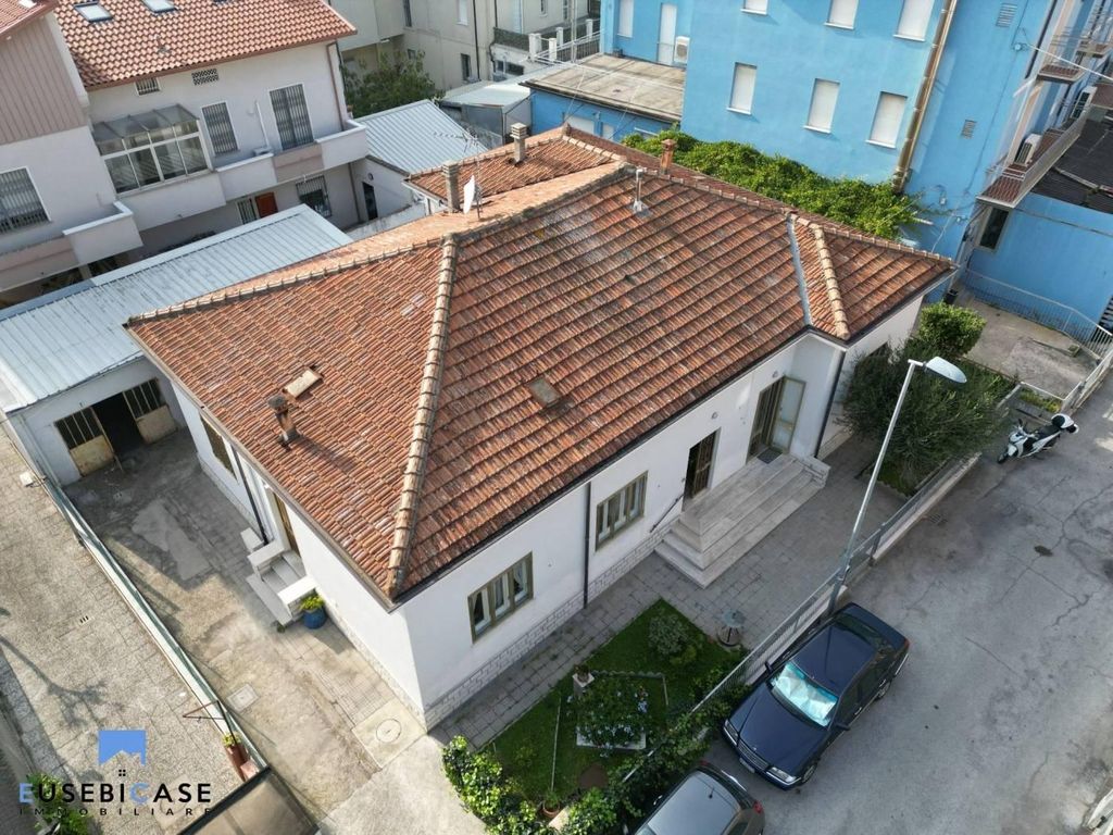 4 bedroom luxury Villa for sale in Via Renato Serra, 3, Rimini, Emilia