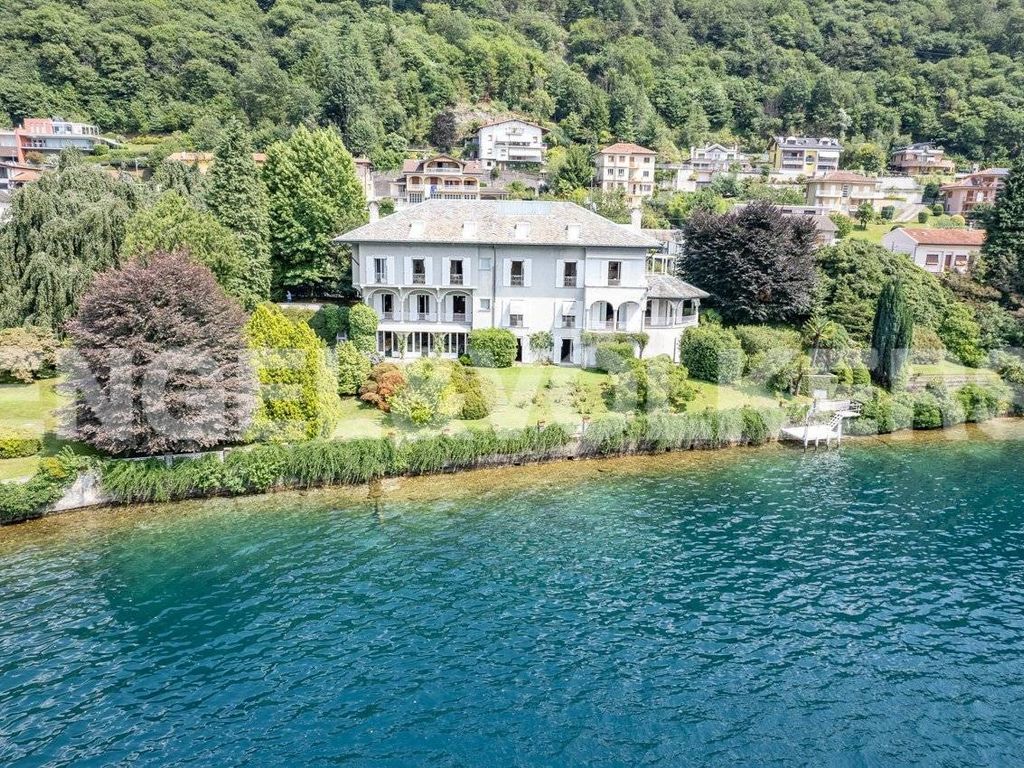 Prestigiosa villa di 2000 mq in vendita Via Novara, Omegna, Piemonte