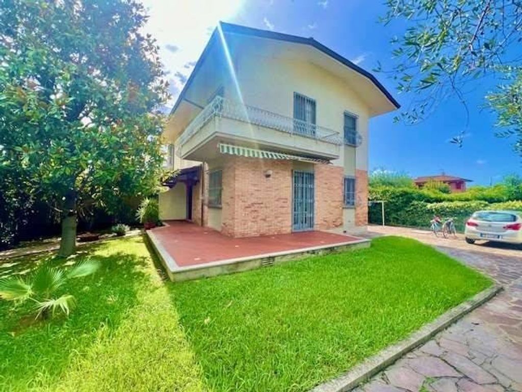 Вилла в продажа Via Michelangelo Buobarotti, 97, Forte dei Marmi, Provincia di Lucca, Тоскана