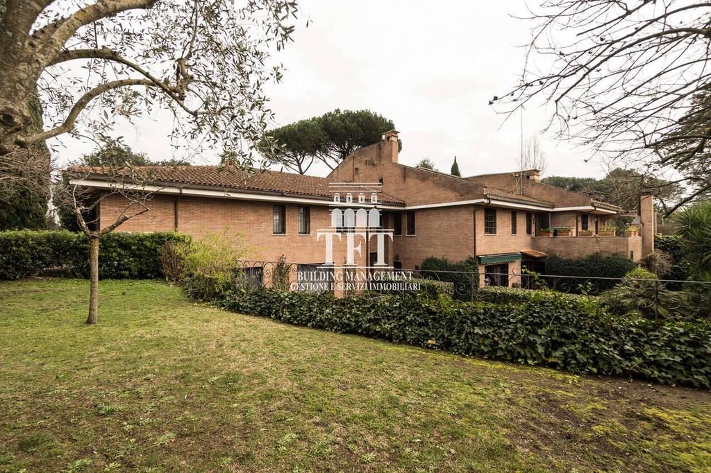 Prestigiosa villa di 850 mq in vendita Via di Grottarossa ,, Roma, Lazio