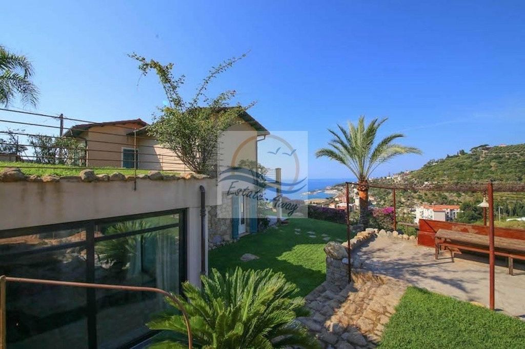Villa in vendita Via Cornice dei Due Golfi, 42, Bordighera, Liguria