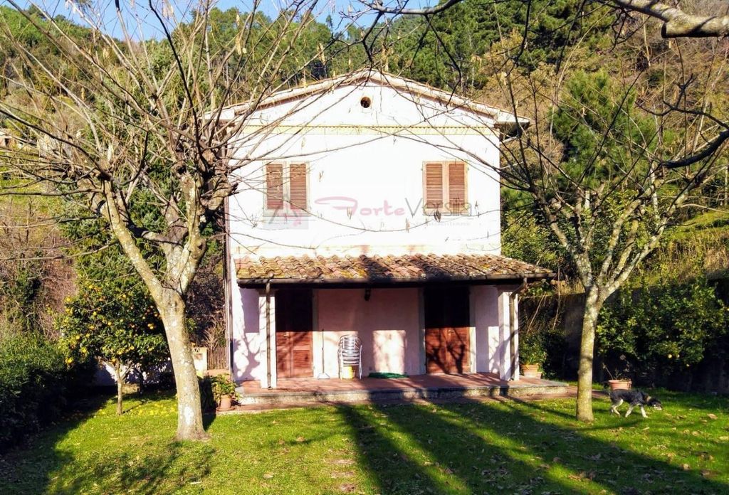 Prestigiosa villa di 154 mq in vendita Pietrasanta, Toscana