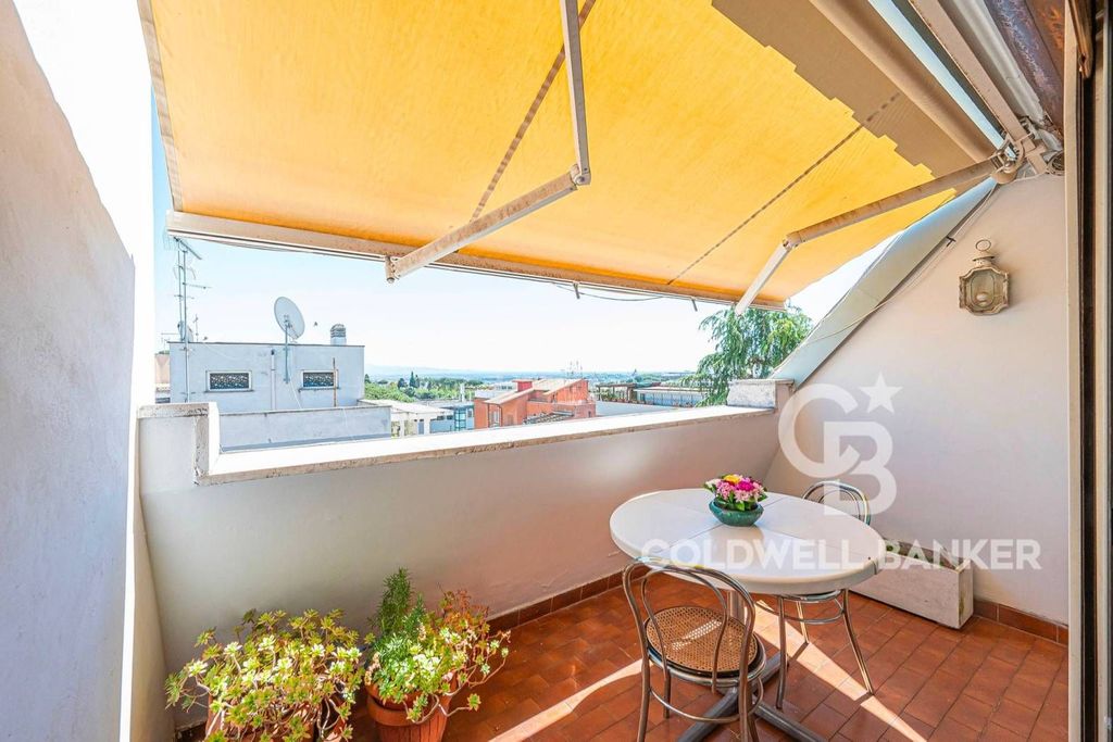 Элитный пентхаус 185 м2 в продажа Via Aladino Govoni, Рим, Lazio