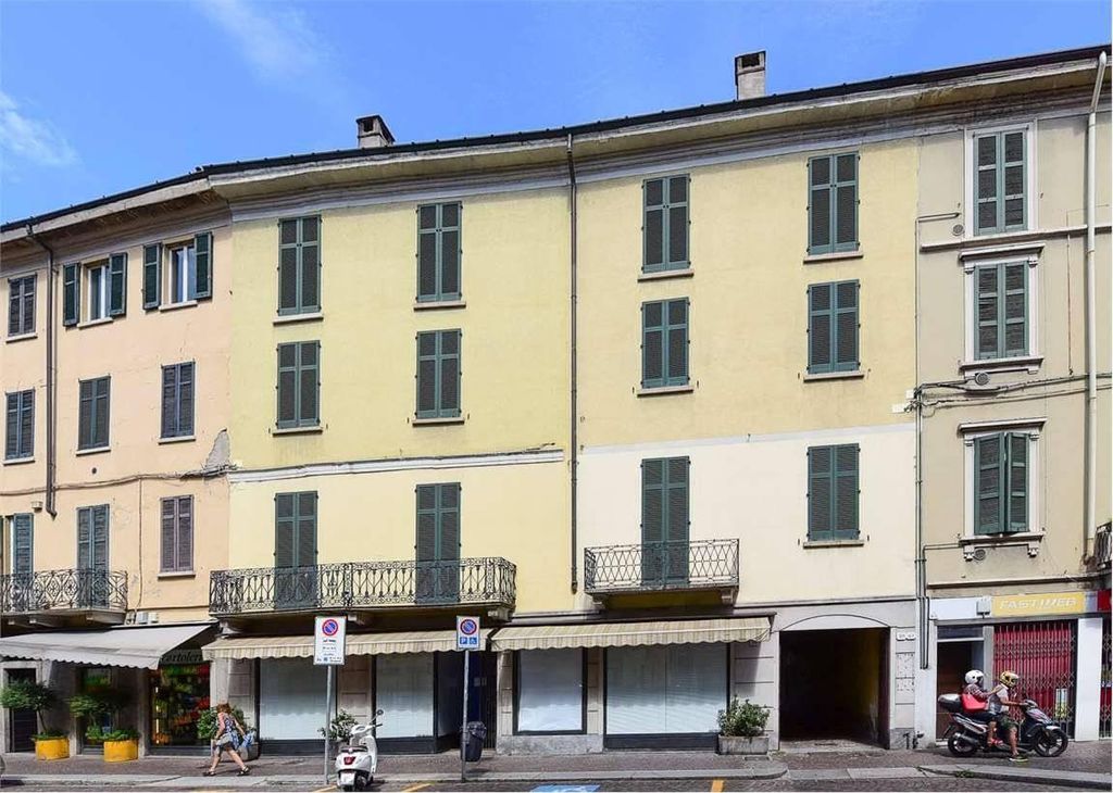 Prestigioso complesso residenziale in vendita VIA MILANO , 51, Como, Lombardia