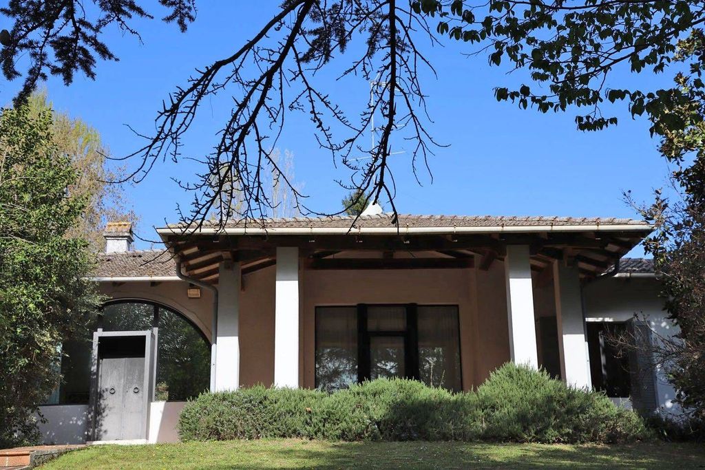Hiša, 351 m²