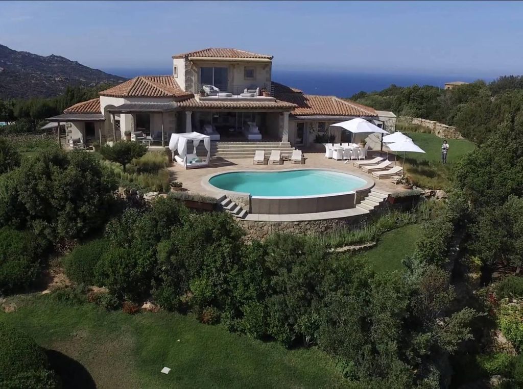 Prestigiosa villa di 528 mq in vendita, Via dei Ginepri, Arzachena, Sassari, Sardegna