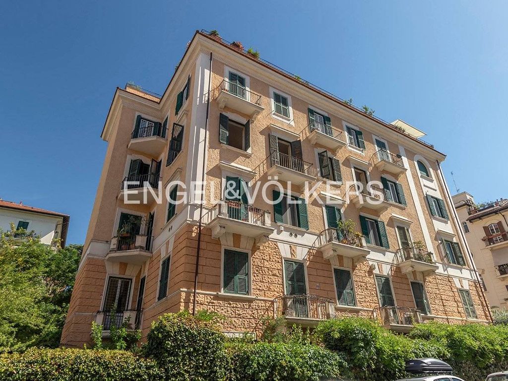 2-bed apartment, 239 m²
