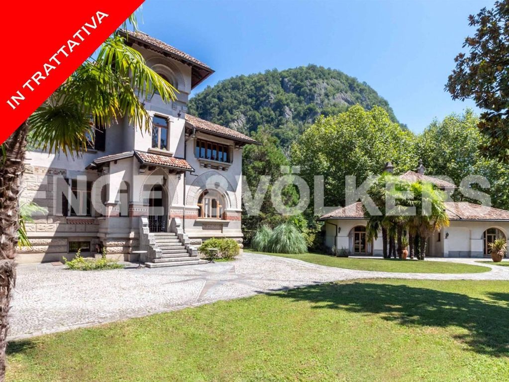 Esclusiva villa di 397 mq in vendita Lavena Ponte Tresa, Lombardia