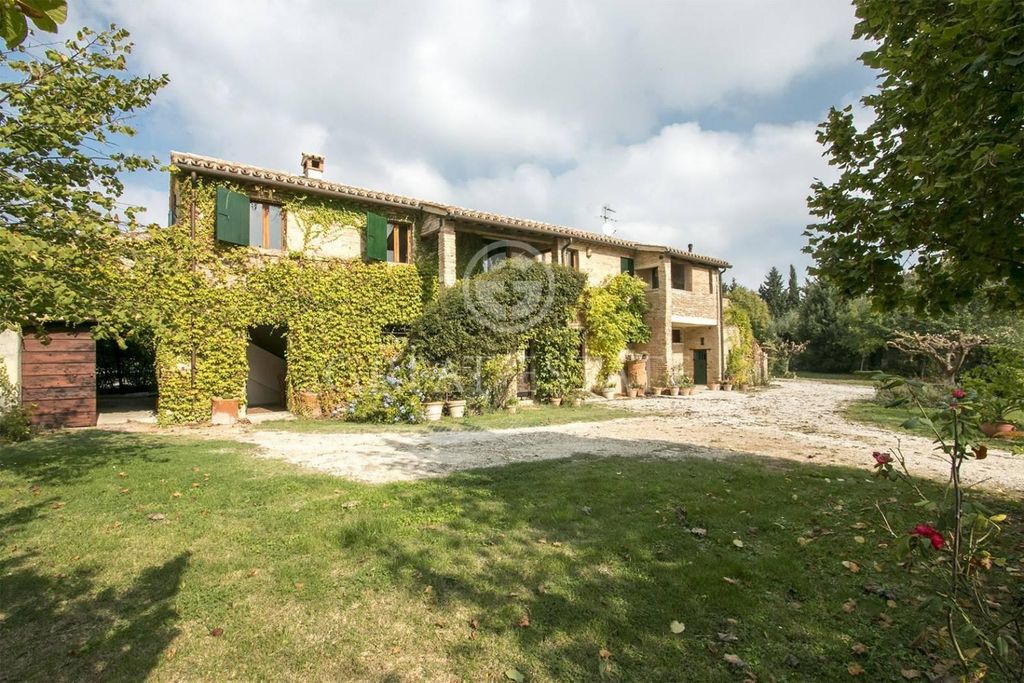 Exclusive country house for sale in Ancona, The Marches 128101381