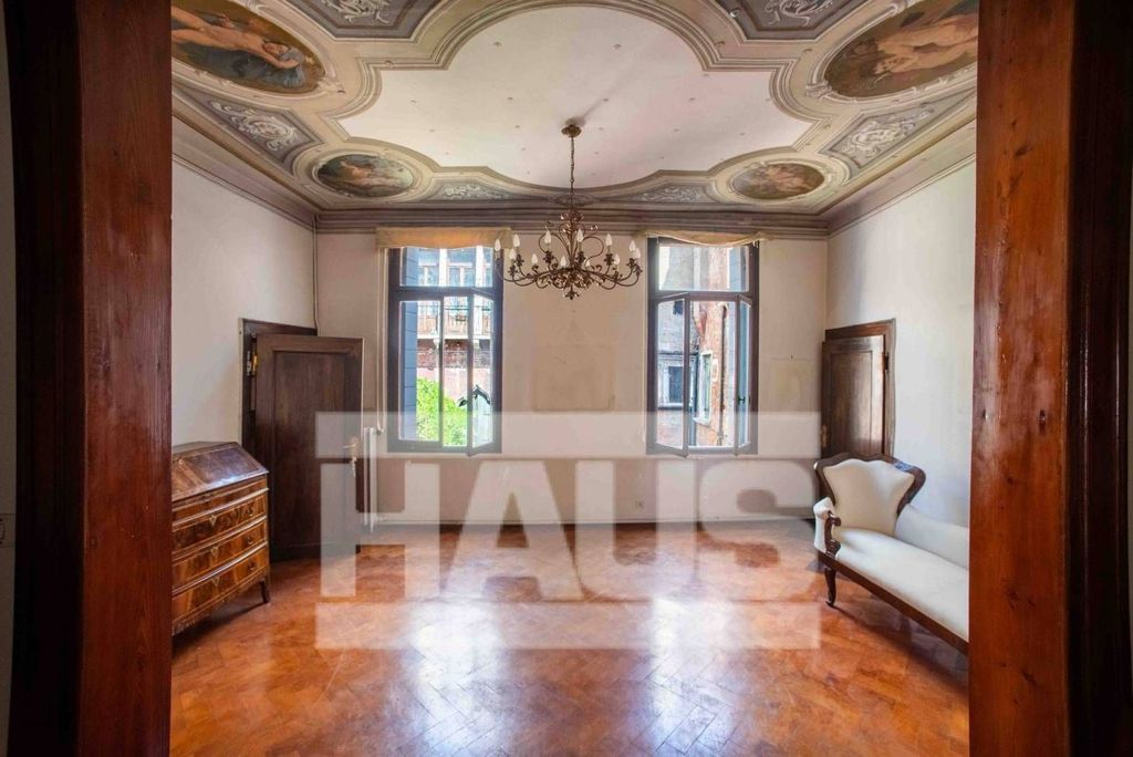 Appartamento di prestigio in vendita Campo Santa Maria Zobenigo o del Giglio, Venezia, Veneto
