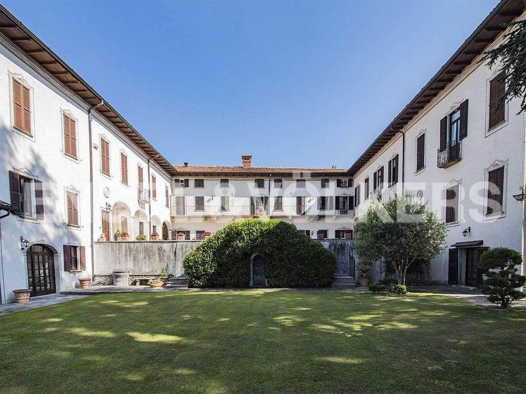 Prestigiosa villa di 1250 mq in vendita Via Fiume, Daverio, Varese, Lombardia