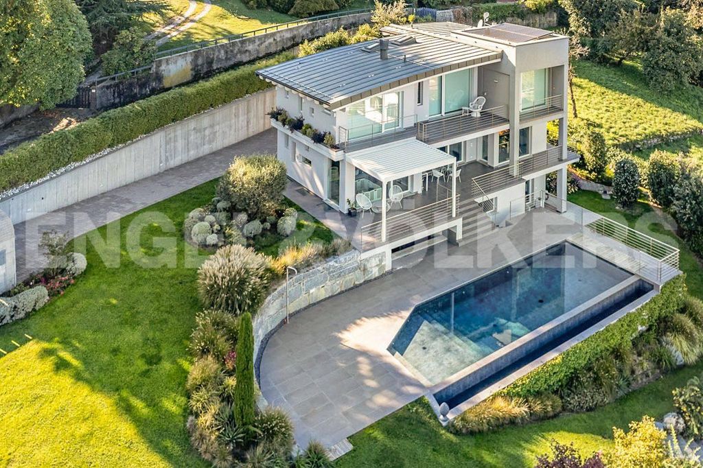 Villa di 420 mq in vendita Via per Ghevio, 71, Meina, Novara, Piemonte