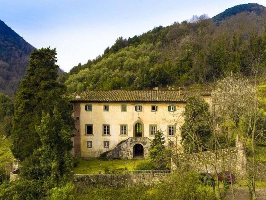 Villa di 2243 mq in vendita Via del Poggio Seconda, 1045A, Lucca, Toscana