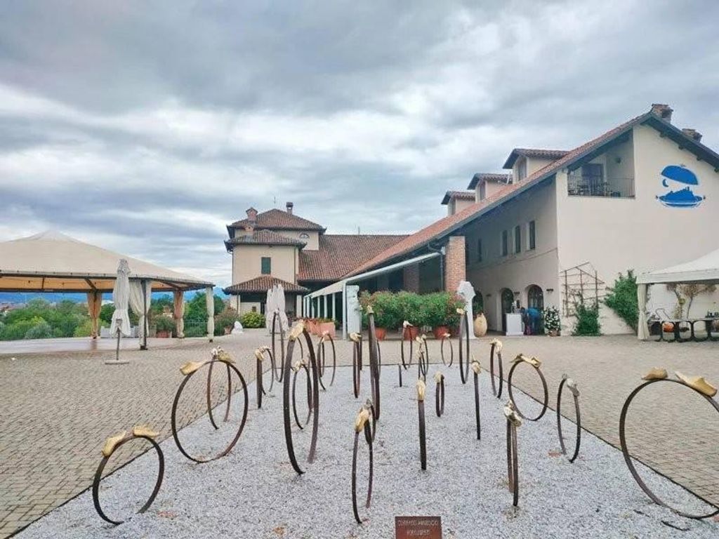 Lussuoso casale in vendita Mondovì, Piemonte