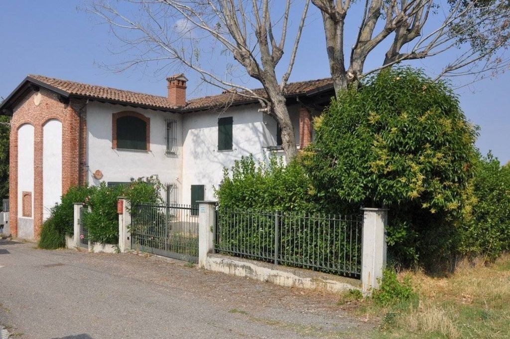 Lussuoso casale in vendita Frazione Mondonico, San Damiano al Colle, Lombardia