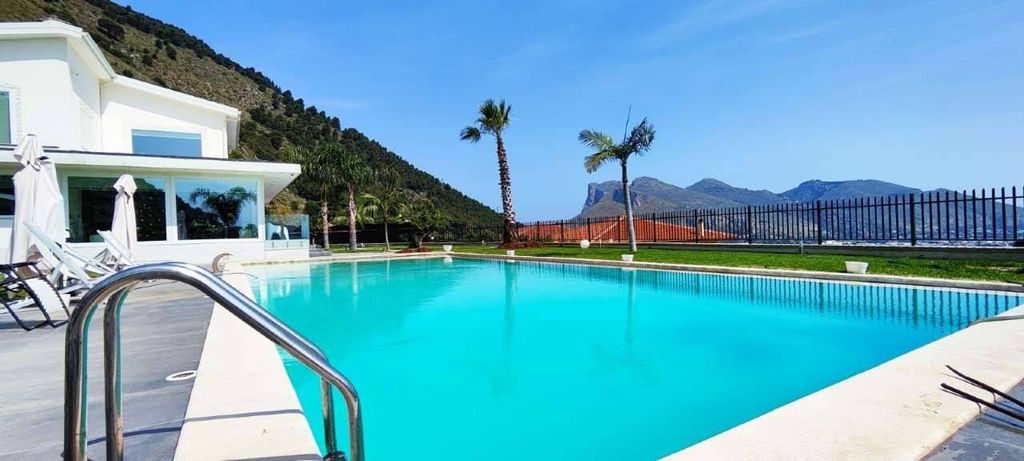 5 room luxury Villa for sale in via Costantino, Palermo, Sicily