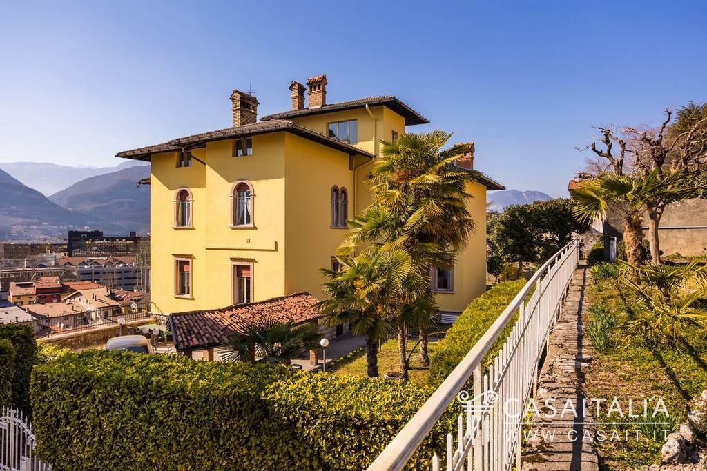 Prestigiosa villa di 663 mq , Via Bernardo Clesio, 14, Trento, Provincia di Trento, Trentino - Alto Adige