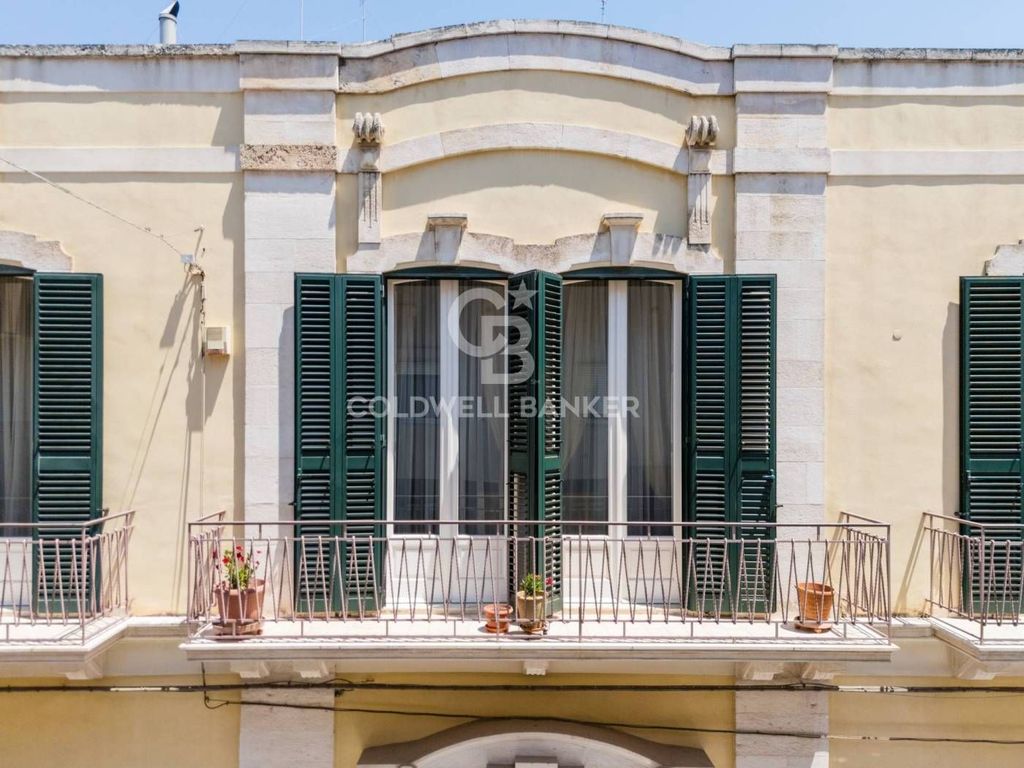 5-Zimmer-Wohnung, 390 m²
