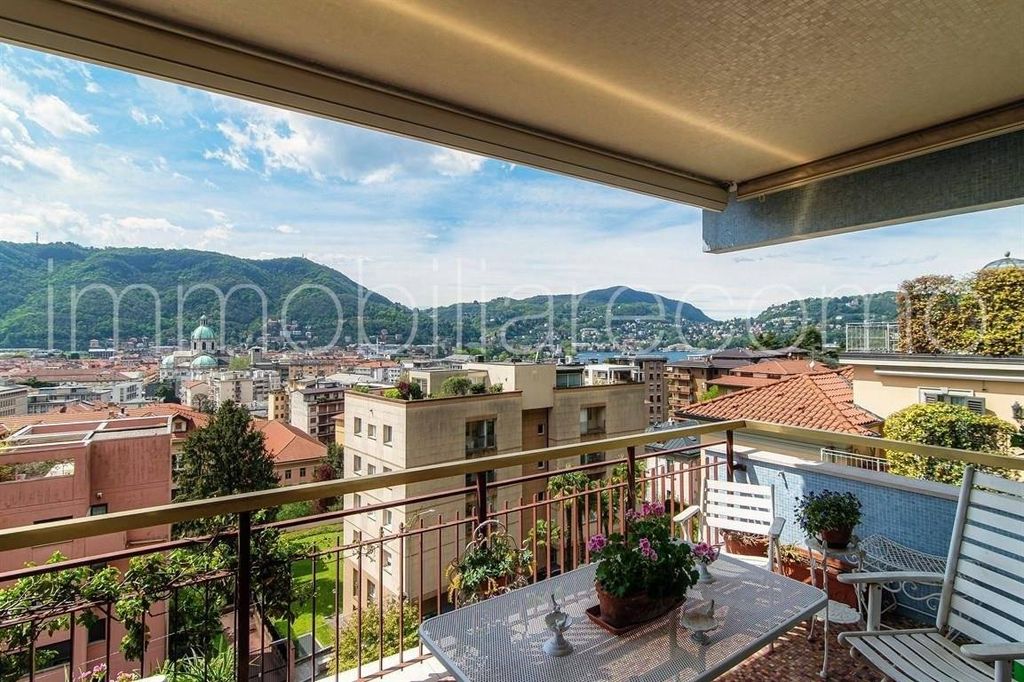 Appartamento di lusso di 200 m² in vendita Via Prudenziana, Como, Lombardia