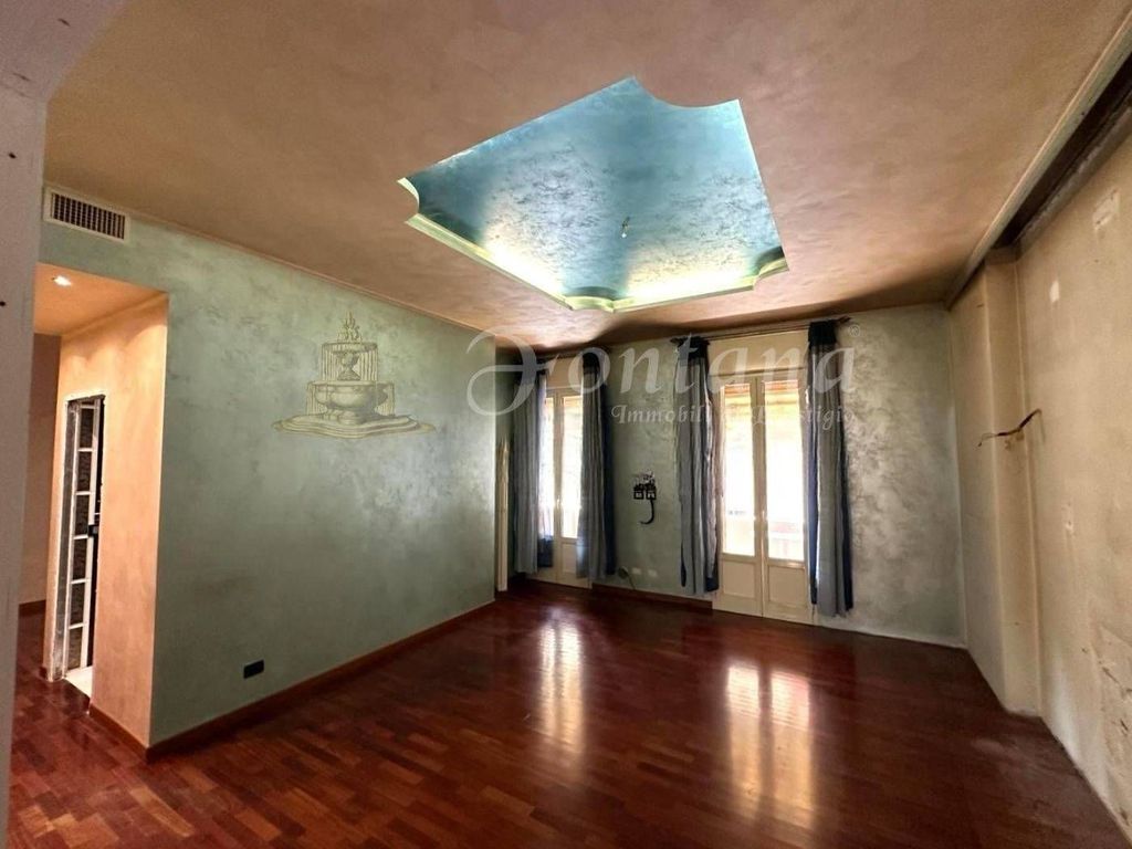 Appartamento di lusso in vendita Via Roncaglia, Milano, Lombardia