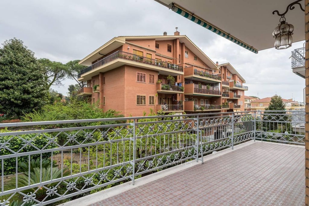 Appartamento di lusso in vendita Via Adolfo Gandiglio, Roma, Lazio