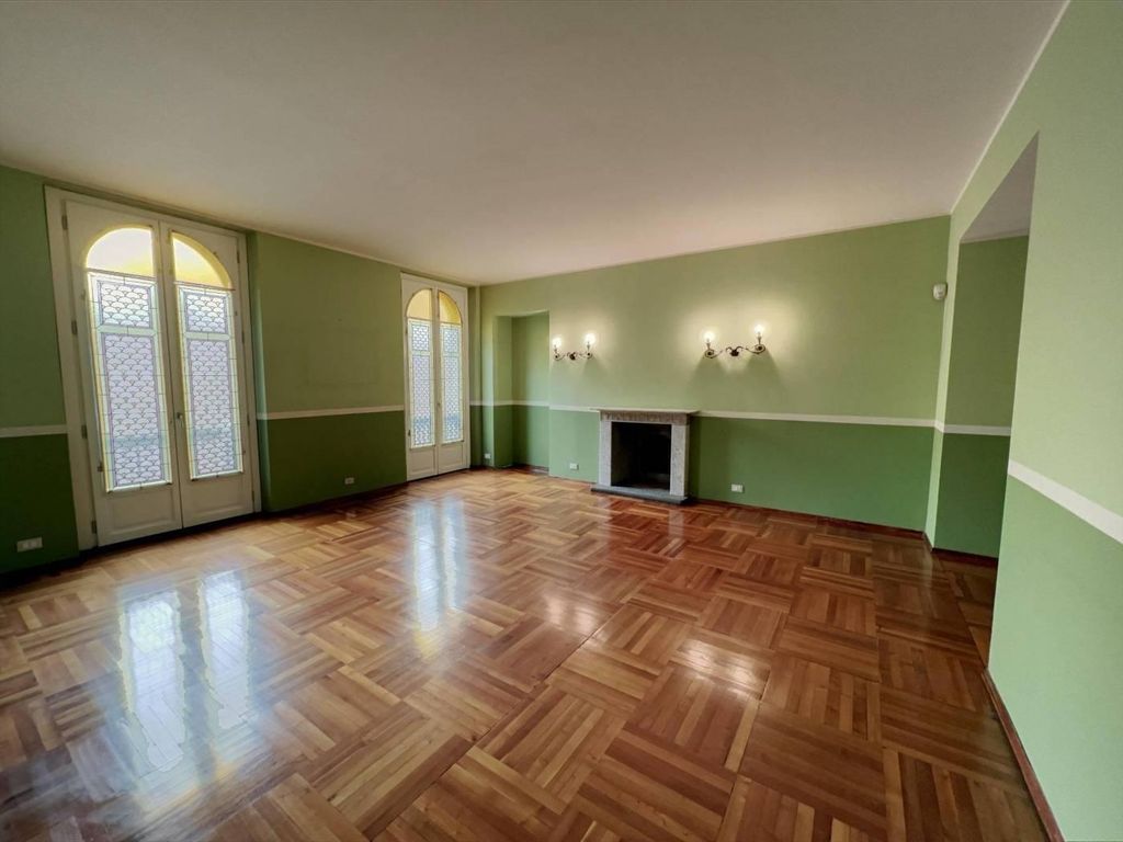 4 room luxury Flat for sale in Corso VITTORIO EMANUELE II, 62, Turin, Piedmont 128074693