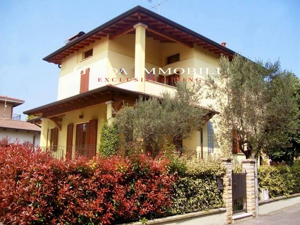 Villa De Luxe En Vente Viale Rimembranze, Desenzano Del Garda ...