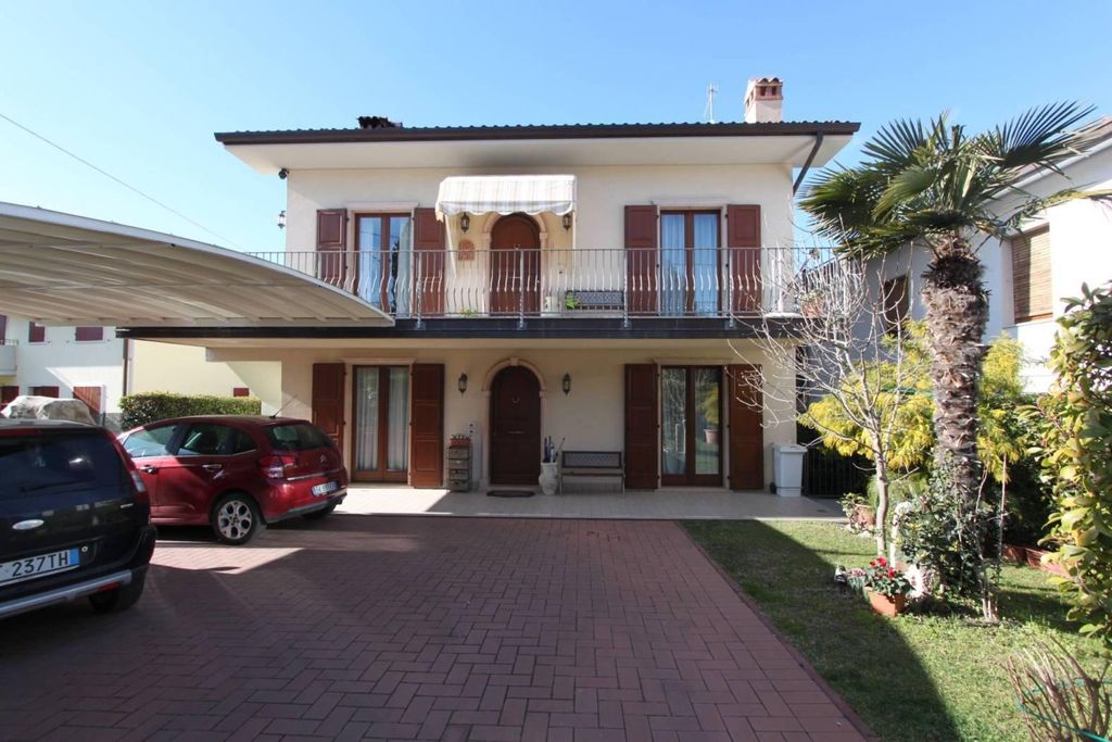 Luxury Villa for sale in Via Campagnola, Bardolino, 128530214