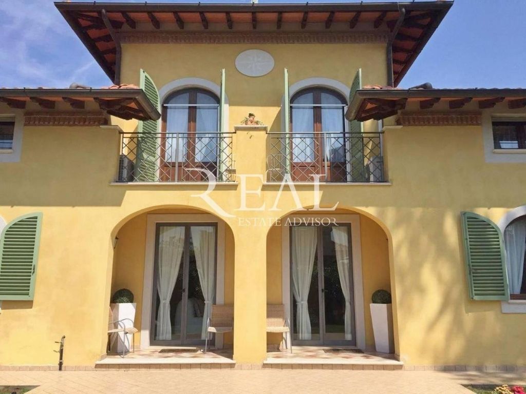 Villa di 310 mq in vendita Via Giuseppe Mazzini, Forte dei Marmi, Lucca, Toscana