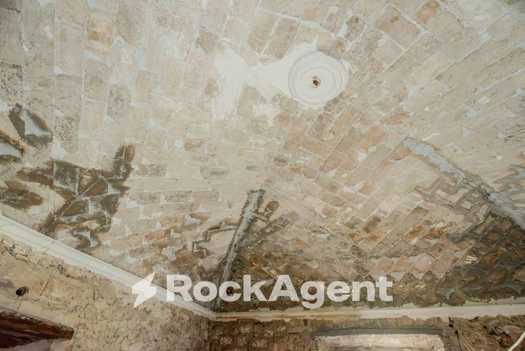 Château · Castle in Baschi