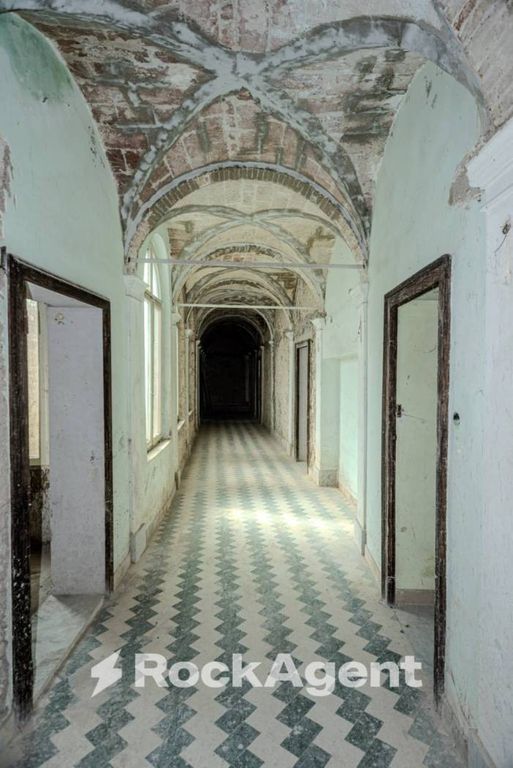 Château · Castle in Baschi