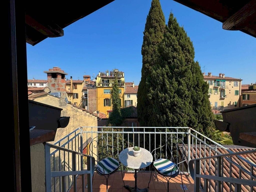 3 bedroom luxury Apartment for sale in via Armando Quadri, Bologna, Emilia-Romagna - Vista 2