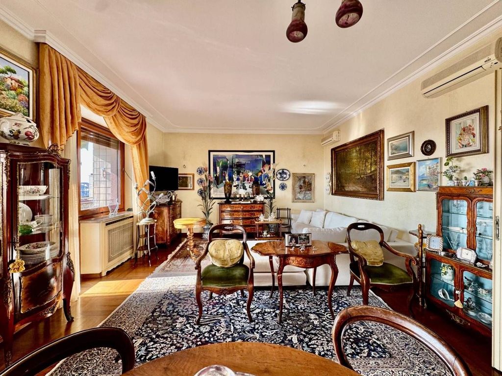 2 bedroom luxury Flat for sale in Corso Francia, 46, Turin, Province of Turin, Piedmont - Vista 2