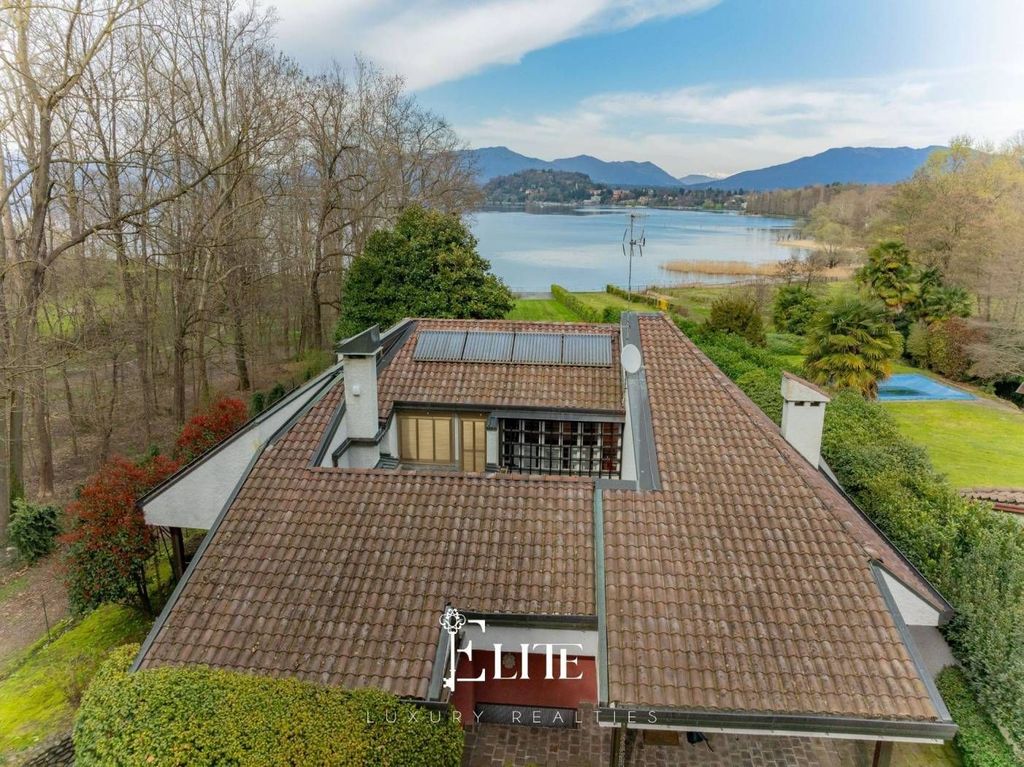4 bedroom luxury Villa for sale in Via Luigi Cadorna, 1598, Ispra, Provincia di Varese, Lombardy - View 2