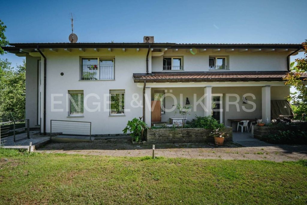 Casa – Varese - Vista 2