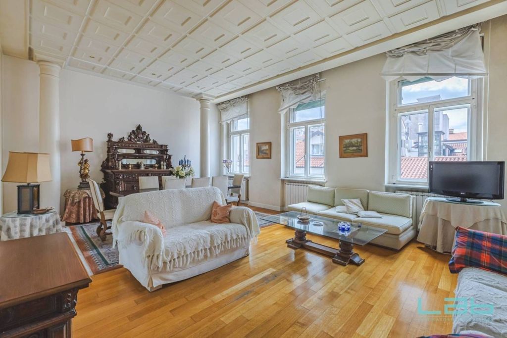 3 room luxury Flat for sale in Via Milano, 18, Trieste, Friuli Venezia Giulia - View 2