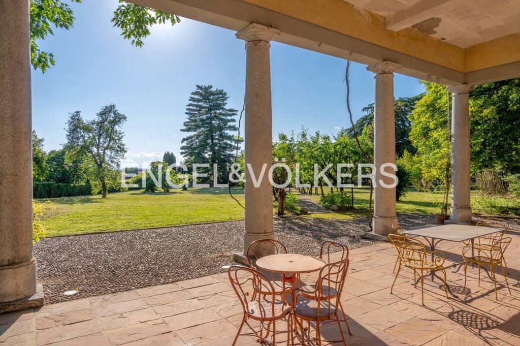 5 bedroom luxury Villa for sale in Via Cantù, Casnate Con Bernate, Lombardy - View 2