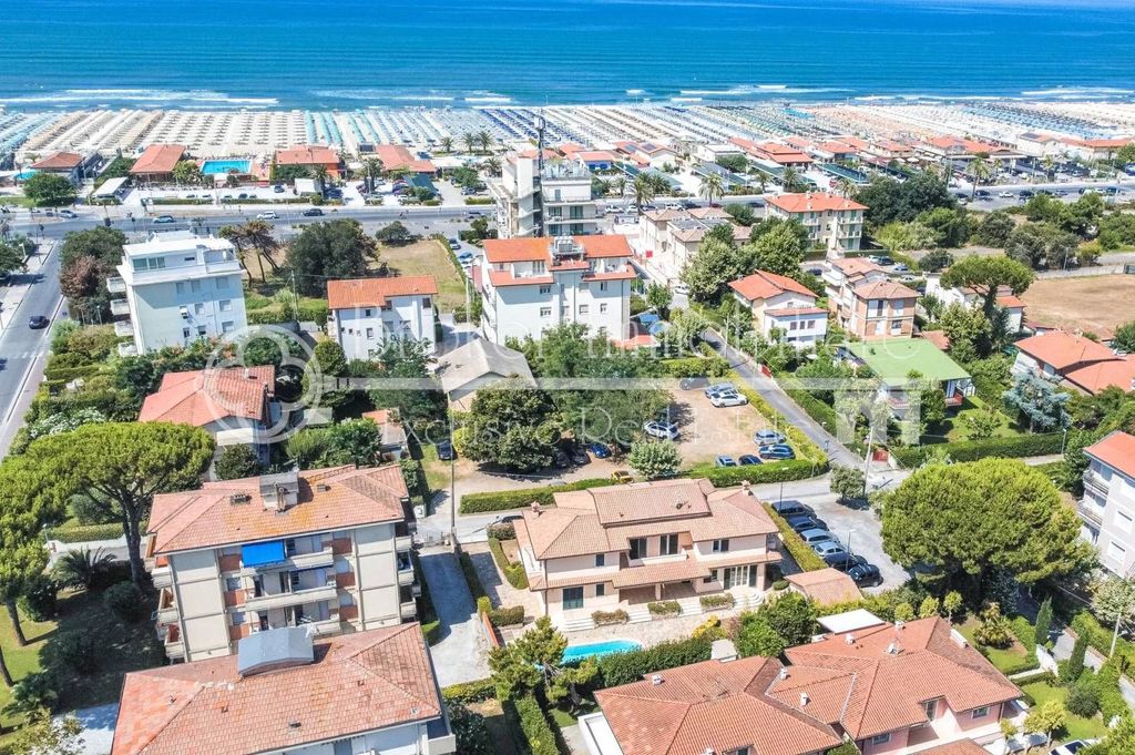 House in Camaiore - View 2