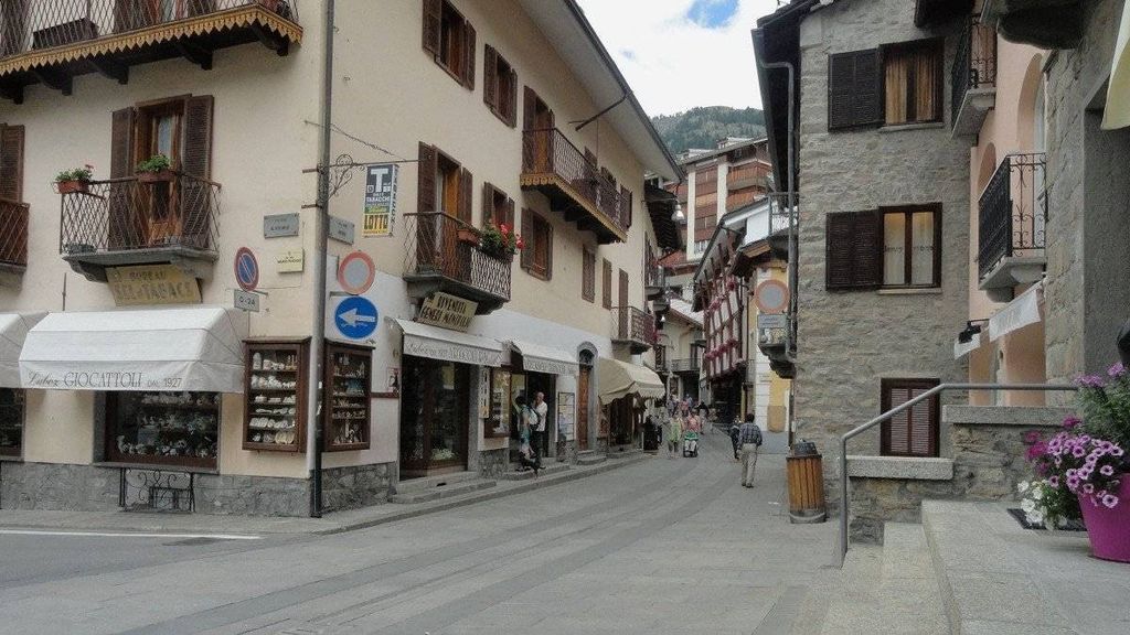 2 room luxury Flat for sale in Via Guglielmo Marconi, Courmayeur, Valle d'Aosta, Aosta Valley - Ansicht 2