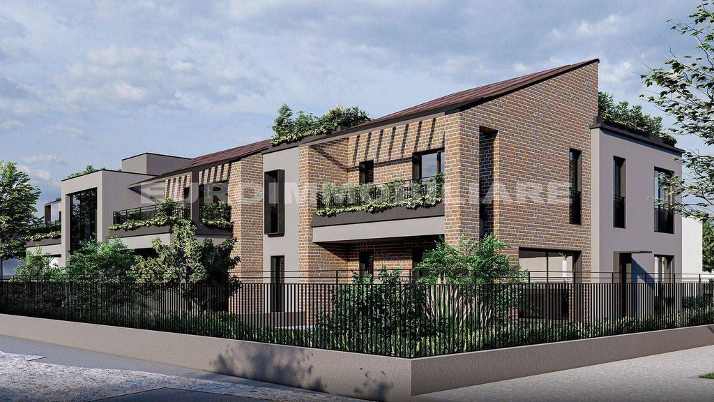 Luxury Villa for sale in Via Lucio Riccobelli, Brescia, Provincia di Brescia, Lombardy - View 2