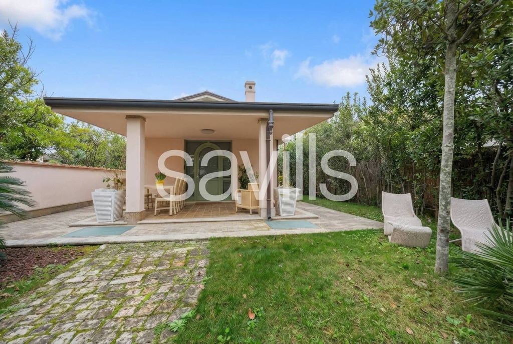 House in Forte dei Marmi - View 2