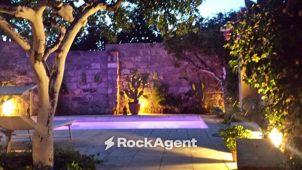 Luxury Hotel for sale in Via Congregazione, 23, Spongano, Apulia - Vista 2