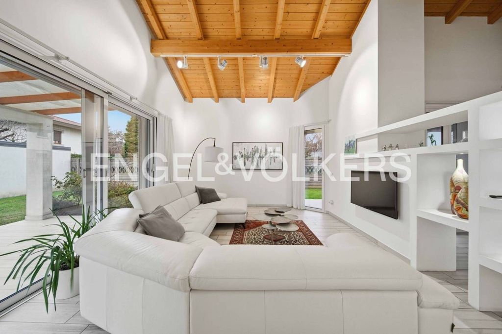 House in Samarate - Vista 2