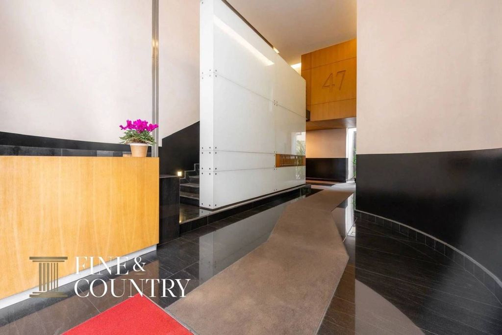Luxury Apartment for sale in Milan, Italy - Vista 2