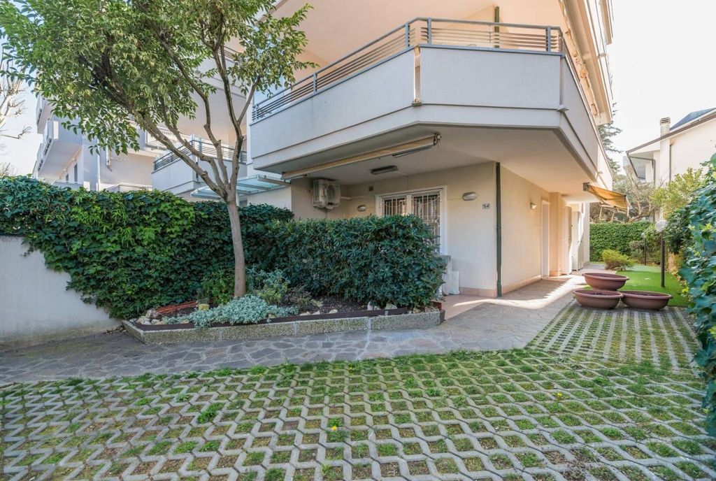 3 room luxury Apartment for sale in viale Trento e Trieste, Riccione, Emilia-Romagna - Vista 2