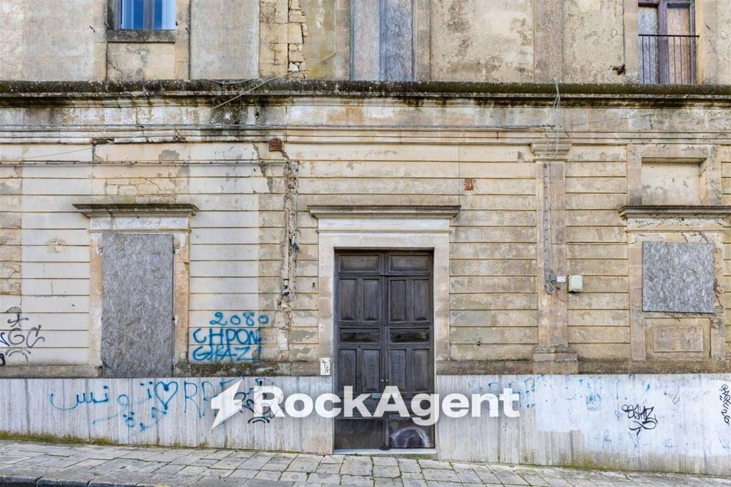 Luxury Hotel for sale in Via Traspontino, 1, Ragusa, Sicily - Vista 2