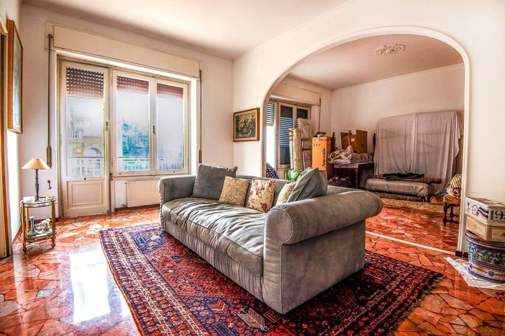 3 bedroom luxury Apartment for sale in Viale Nazario Sauro, Genoa, Provincia di Genova, Liguria - Vista 2