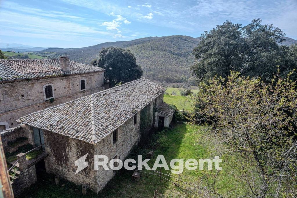 Château · Castle in Baschi