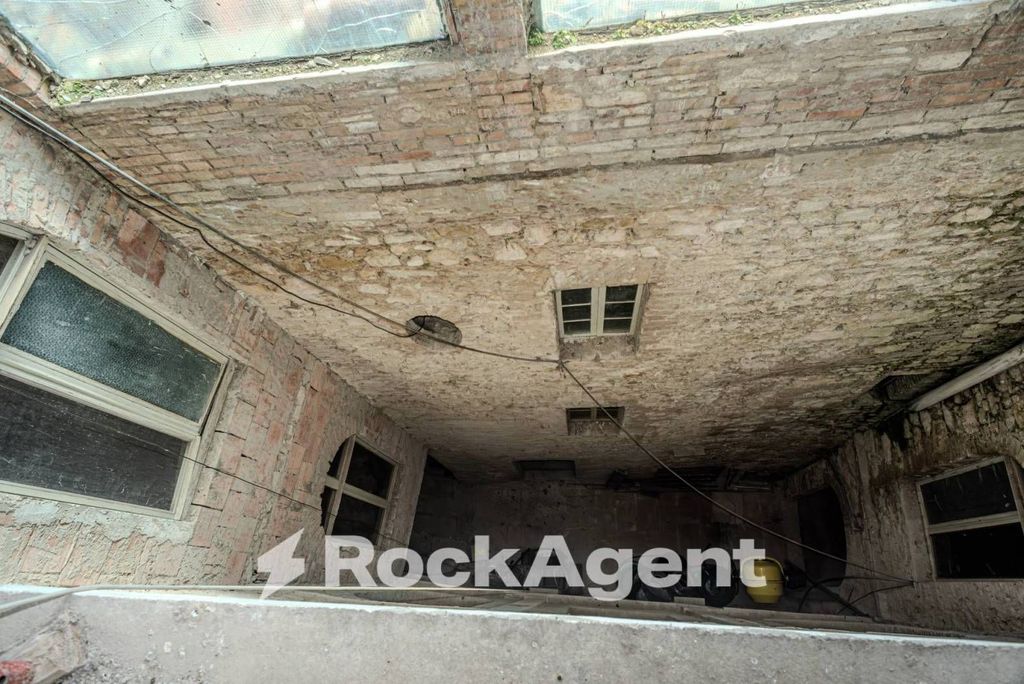 Château · Castle in Baschi